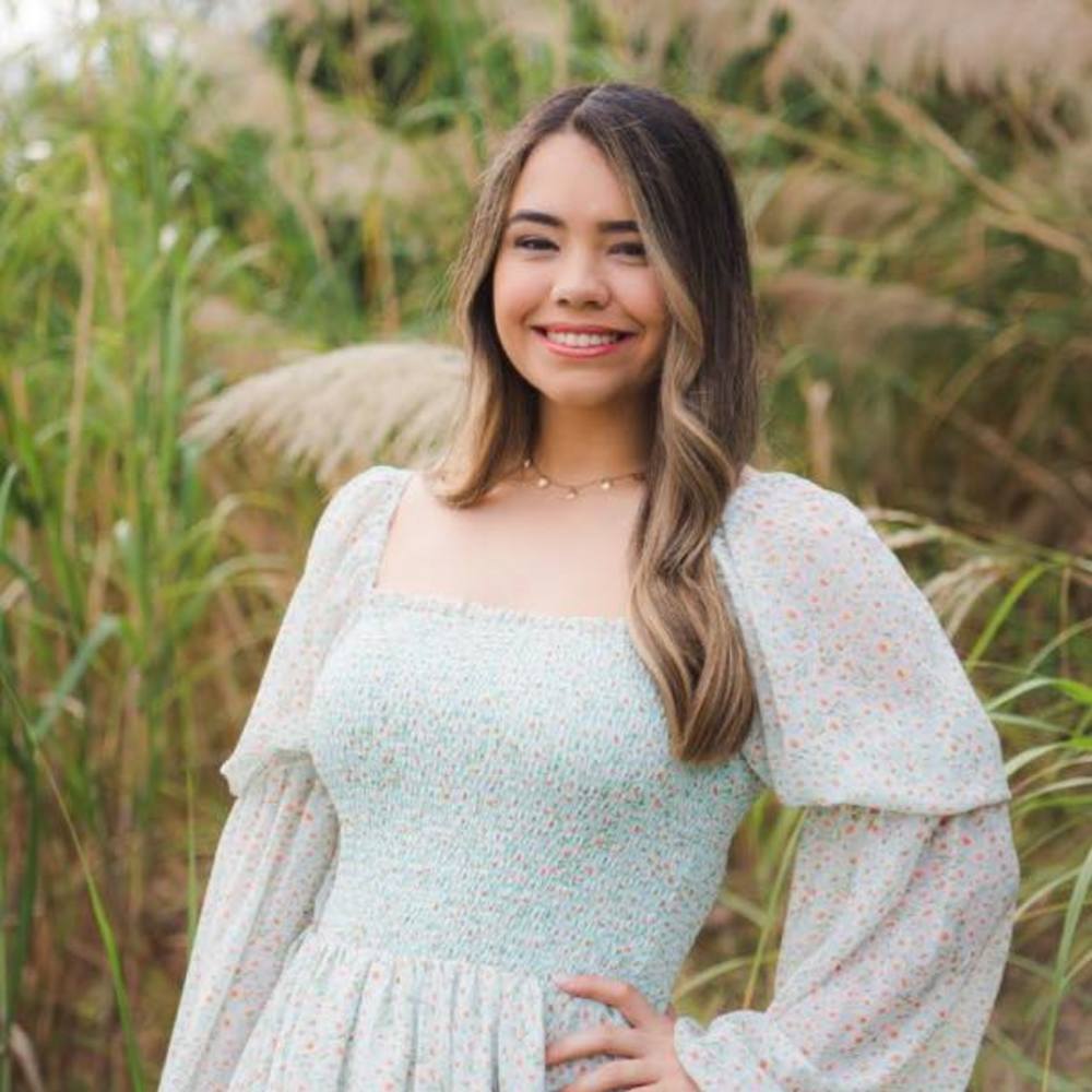 Meet your Posher, Ileana